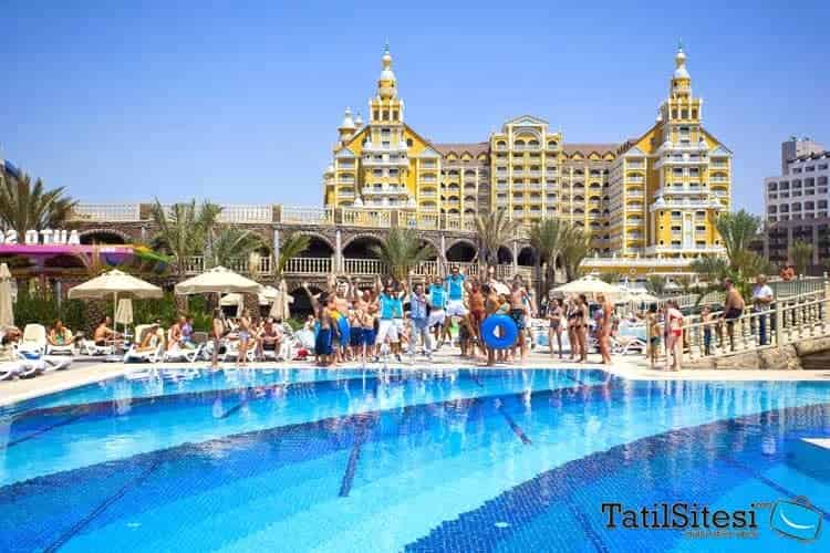 Royal Holiday Palace